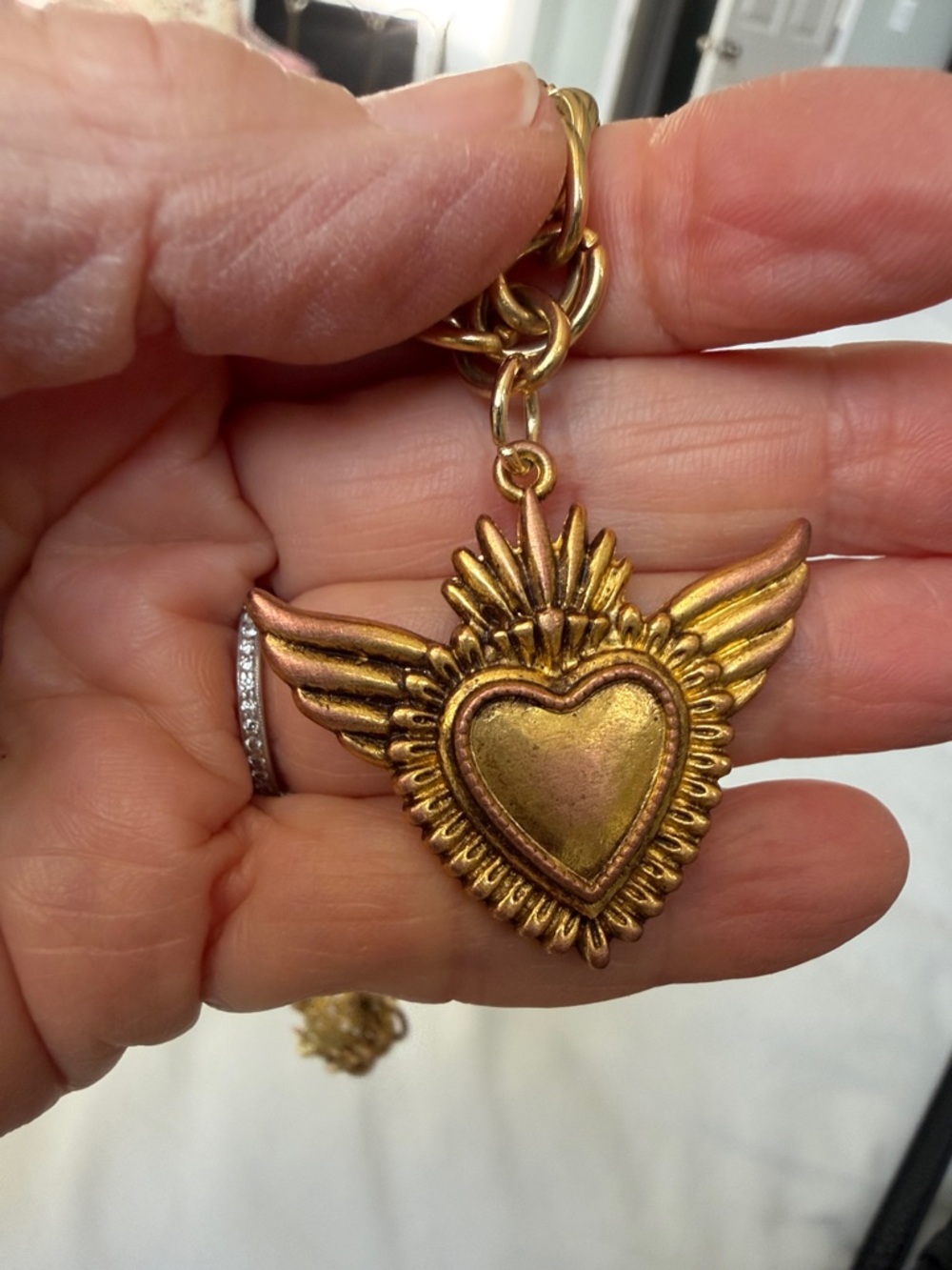 Gold Winged Heart Pendant Necklace - Women Jewelry - Picture 3 of 6